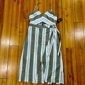 NWT - Express Midi Dress - Size 8